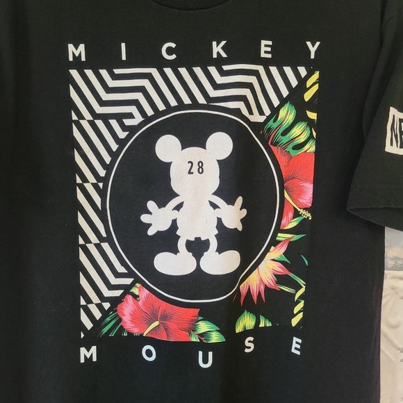 Disney Collection by NEFF Mickey Mouse 28 Graphic T-Shirt Size Large - Picture 7 of 11